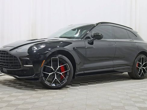 Used 2024 Aston Martin DBX 707 image 2