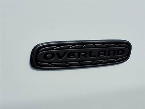 New 2026 Jeep Cherokee Overland image 7