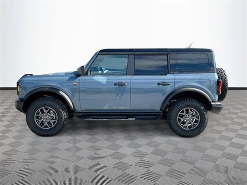 New 2025 Ford Bronco Badlands image 3