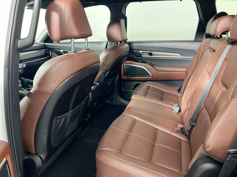 Certified 2025 Kia Telluride SX image 27