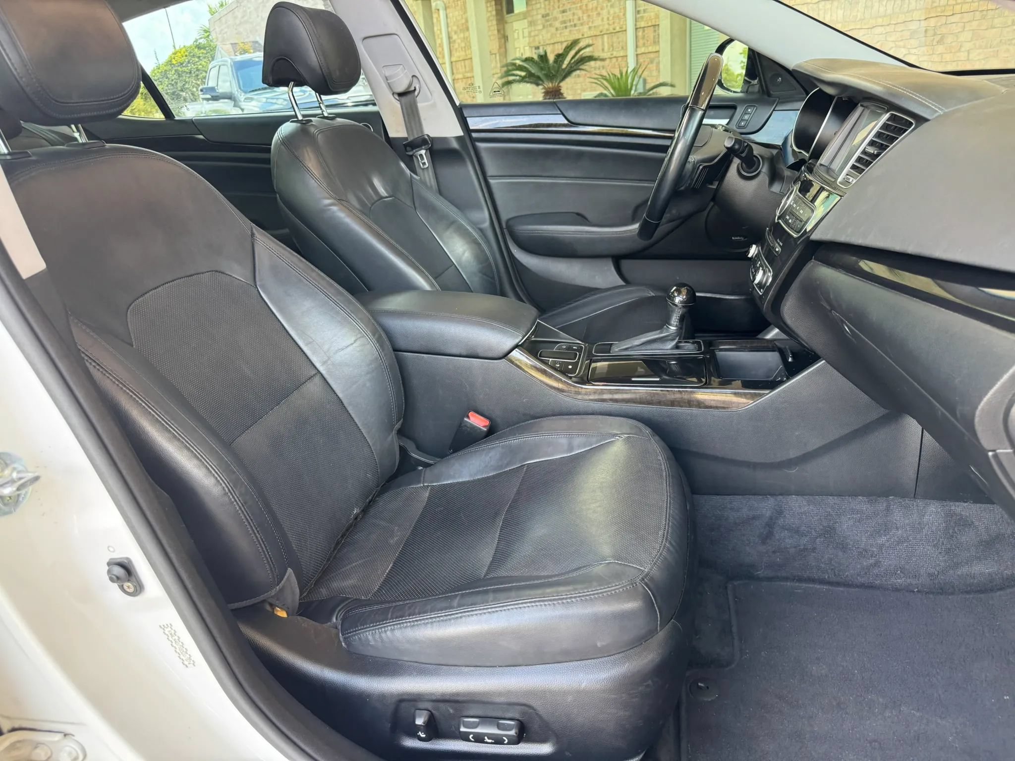 Used 2016 Kia Cadenza Premium FWD image 21