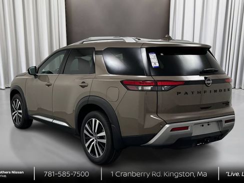 Certified 2024 Nissan Pathfinder Platinum w/ Black Appearance Package AWD/4WD image 7
