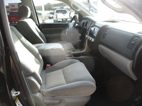 Used 2013 Toyota Sequoia SR5 image 11