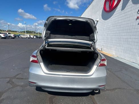 Used 2018 Toyota Camry XLE FWD image 30