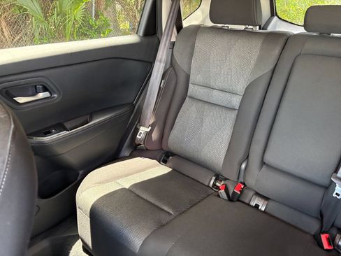 Used 2025 Nissan Rogue SV AWD/4WD image 40
