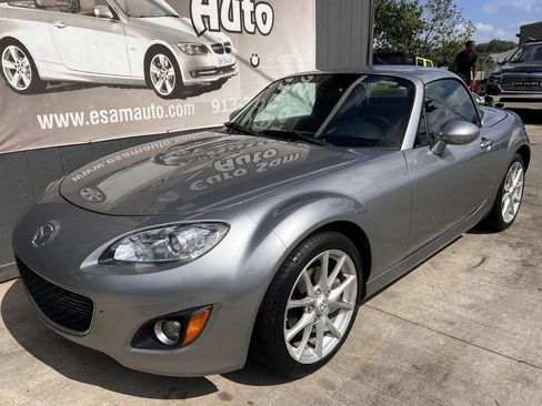 Used 2010 MAZDA MX-5 Miata Grand Touring w/ Premium Pkg image 3