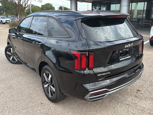 Used 2023 Kia Sorento S w/ Panoramic Sunroof Package FWD image 5
