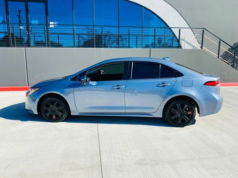 Used 2022 Toyota Corolla LE image 4