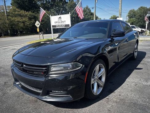 Used 2018 Dodge Charger R/T w/ Driver Confidence Group RWD image 3
