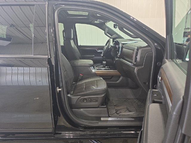 Used 2024 Chevrolet Silverado 1500 High Country w/ High Country Premium Package AWD/4WD image 31