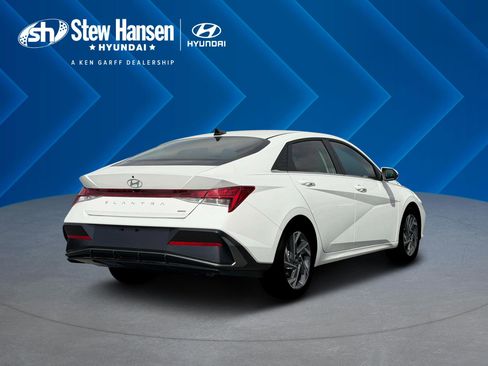 New 2026 Hyundai Elantra Limited FWD image 8