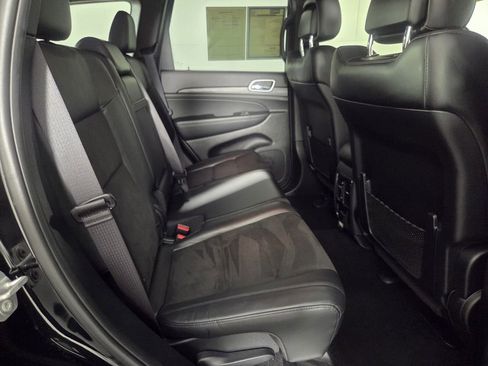 Used 2020 Jeep Grand Cherokee Altitude RWD image 30