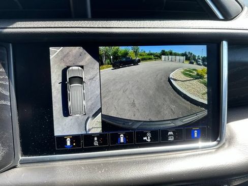 Used 2022 GMC Yukon XL Denali AWD/4WD image 28