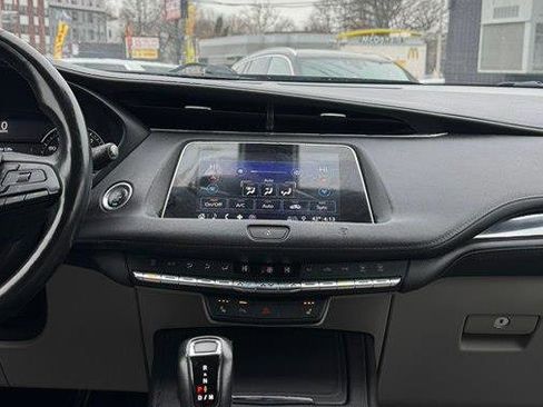 Used 2019 Cadillac XT4 Luxury w/ Cold Weather Package image 8