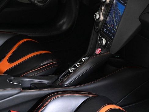 Used 2018 McLaren 720S Performance image 18