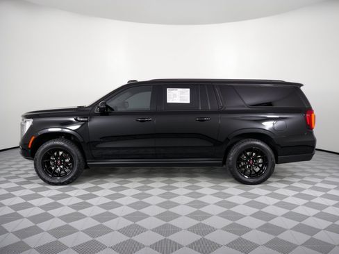 Used 2025 GMC Yukon XL AT4 w/ AT4 Premium Package AWD/4WD image 2