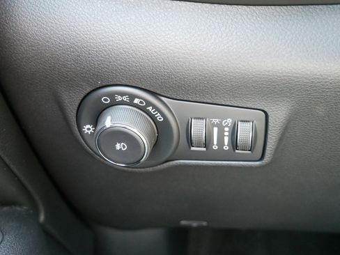 New 2026 Jeep Compass Latitude AWD/4WD image 18