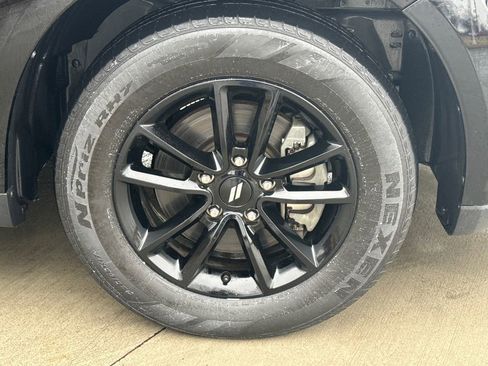 Used 2019 Dodge Journey SE w/ Blacktop Package image 11