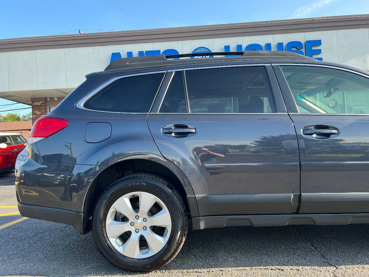 Used 2010 Subaru Outback 2.5i Premium AWD/4WD image 38