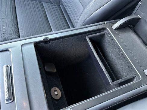 Certified 2024 Lincoln Nautilus Reserve w/ Jet Appearance Package (87T) image 25