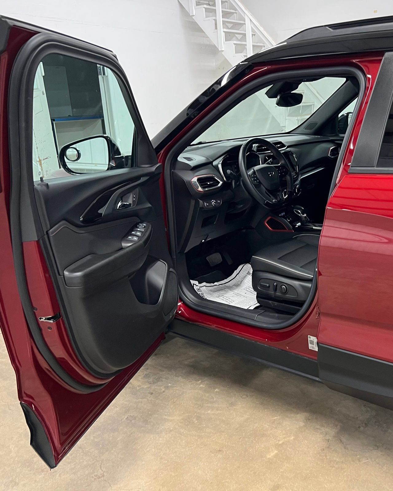 Used 2023 Chevrolet TrailBlazer RS w/ Convenience Package FWD image 21