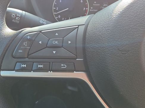 Used 2024 Nissan Sentra SV FWD image 15