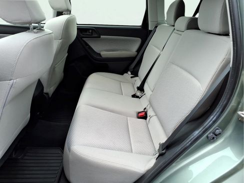 Used 2018 Subaru Forester 2.5i Premium w/ All-Weather Package AWD/4WD image 9