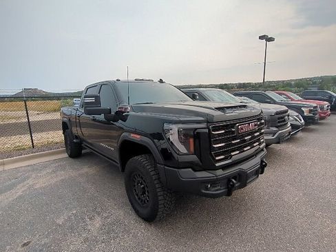 Used 2025 GMC Sierra 2500 AT4X w/ AT4X AEV Edition AWD/4WD image 2