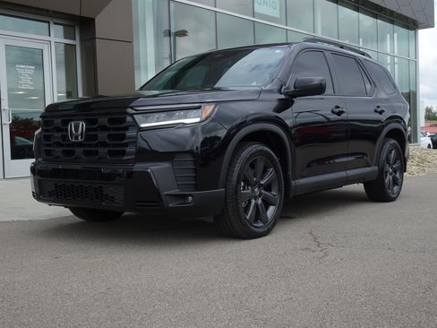 Used 2026 Honda Pilot Sport image 1