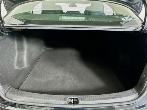 Used 2021 Toyota Corolla LE image 27