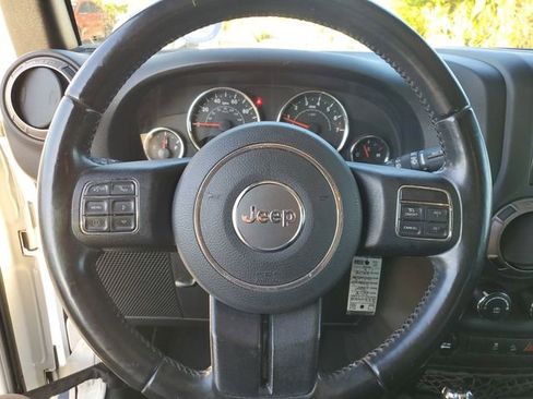 Used 2018 Jeep Wrangler Unlimited Sport w/ Connectivity Group image 17