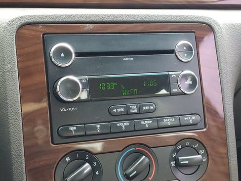 Used 2008 Ford Taurus SEL FWD image 19