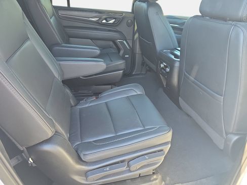 Used 2024 GMC Yukon XL Denali AWD/4WD image 11