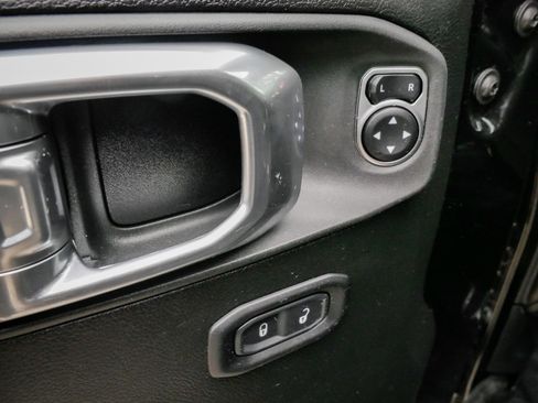 Used 2022 Jeep Gladiator Rubicon image 15