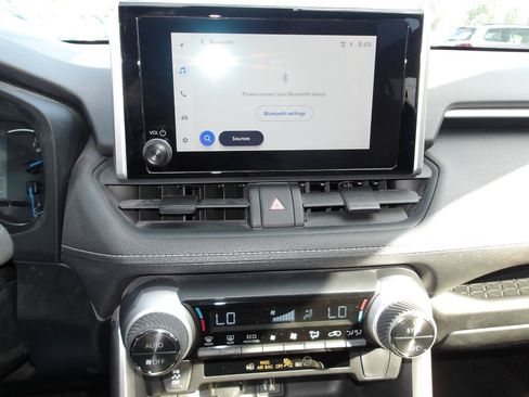 Used 2025 Toyota RAV4 LE AWD/4WD image 18