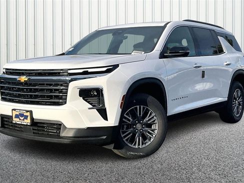 New 2026 Chevrolet Traverse LT w/ Driver Confidence Package image 7