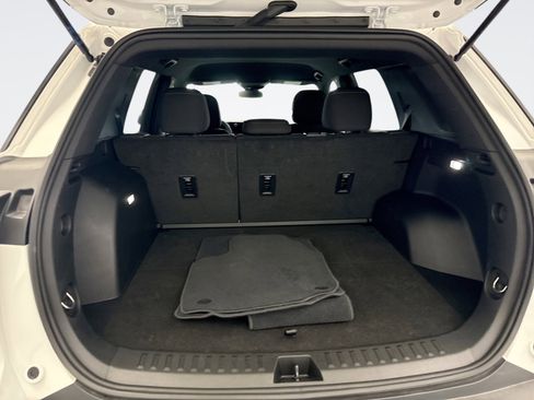 Used 2025 Chevrolet Equinox LT AWD/4WD image 24