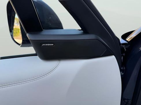 Used 2024 Land Rover Range Rover SE image 12