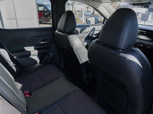 Used 2025 Nissan Kicks SR image 23