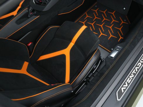 Used 2020 Lamborghini Aventador SVJ image 23