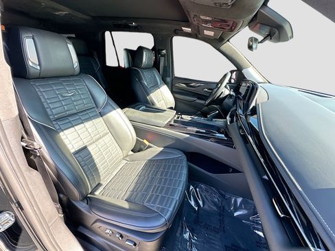 Used 2023 Cadillac Escalade V w/ LPO, Floor Liner Package image 33