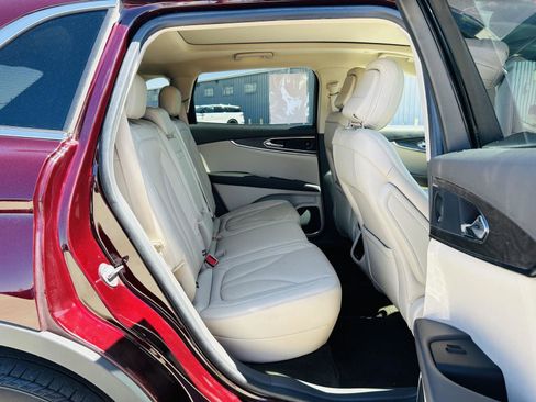 Used 2020 Lincoln Nautilus Reserve AWD/4WD image 36