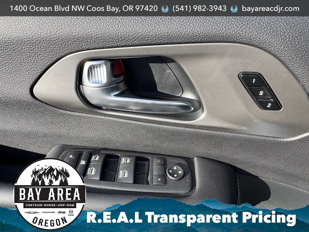 New 2026 Chrysler Pacifica Select w/ S Appearance Package FWD image 13