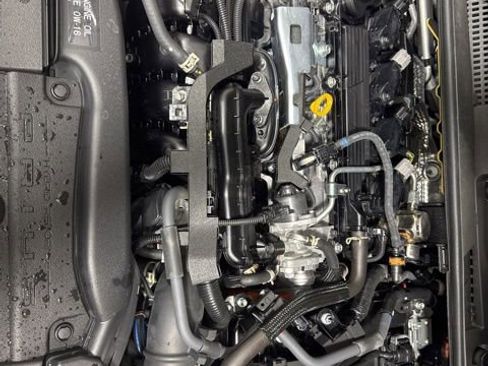 Used 2024 Toyota Prius Prime FWD image 9
