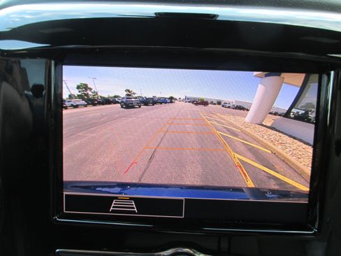 Used 2023 Chevrolet Traverse LS FWD image 18