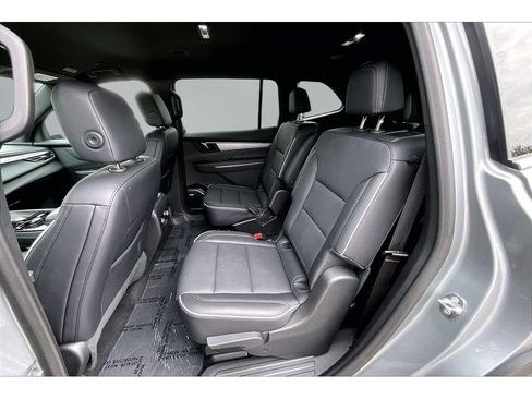 Used 2025 Buick Enclave Preferred AWD/4WD image 21