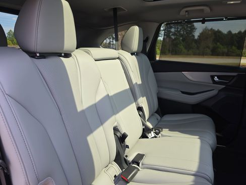 Used 2023 Acura MDX SH-AWD w/ Technology Package image 12