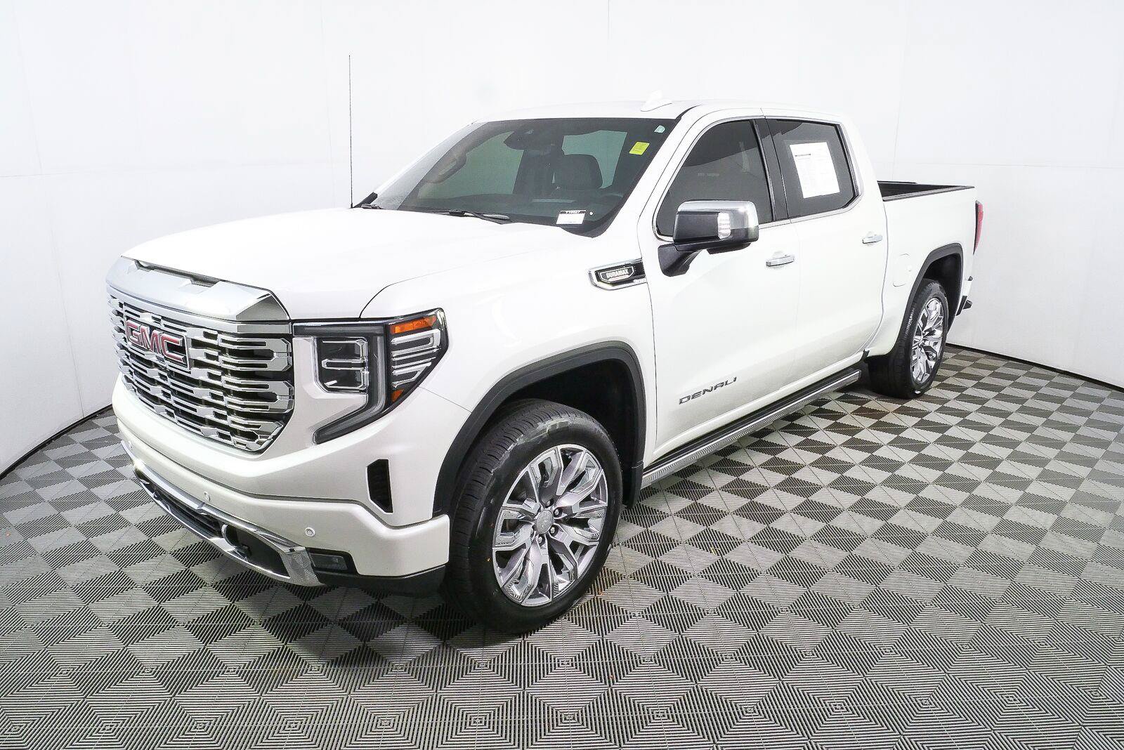 Used 2023 GMC Sierra 1500 Denali w/ Denali Reserve Package AWD/4WD image 23