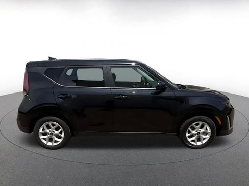 Used 2025 Kia Soul LX w/ LX Technology Package FWD image 16