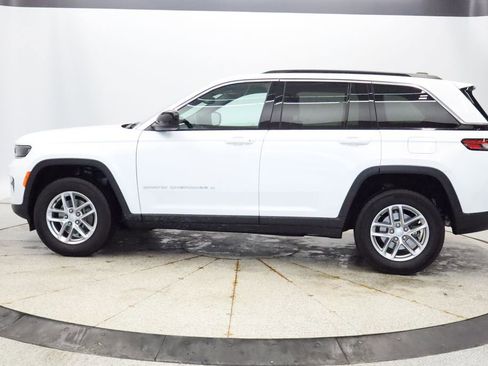 Certified 2024 Jeep Grand Cherokee Laredo X w/ Luxury Tech Group I image 2